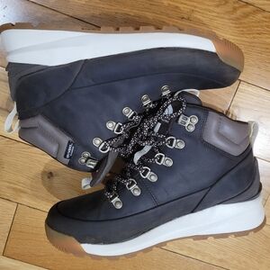 The North Face Women's Back-to-Berkley Waterproof Boots 7.5